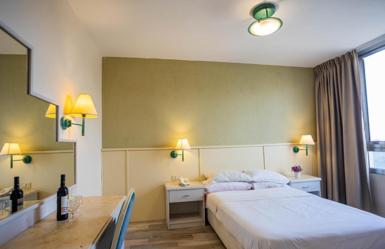 Marom Hotel Хайфа Экстерьер фото
