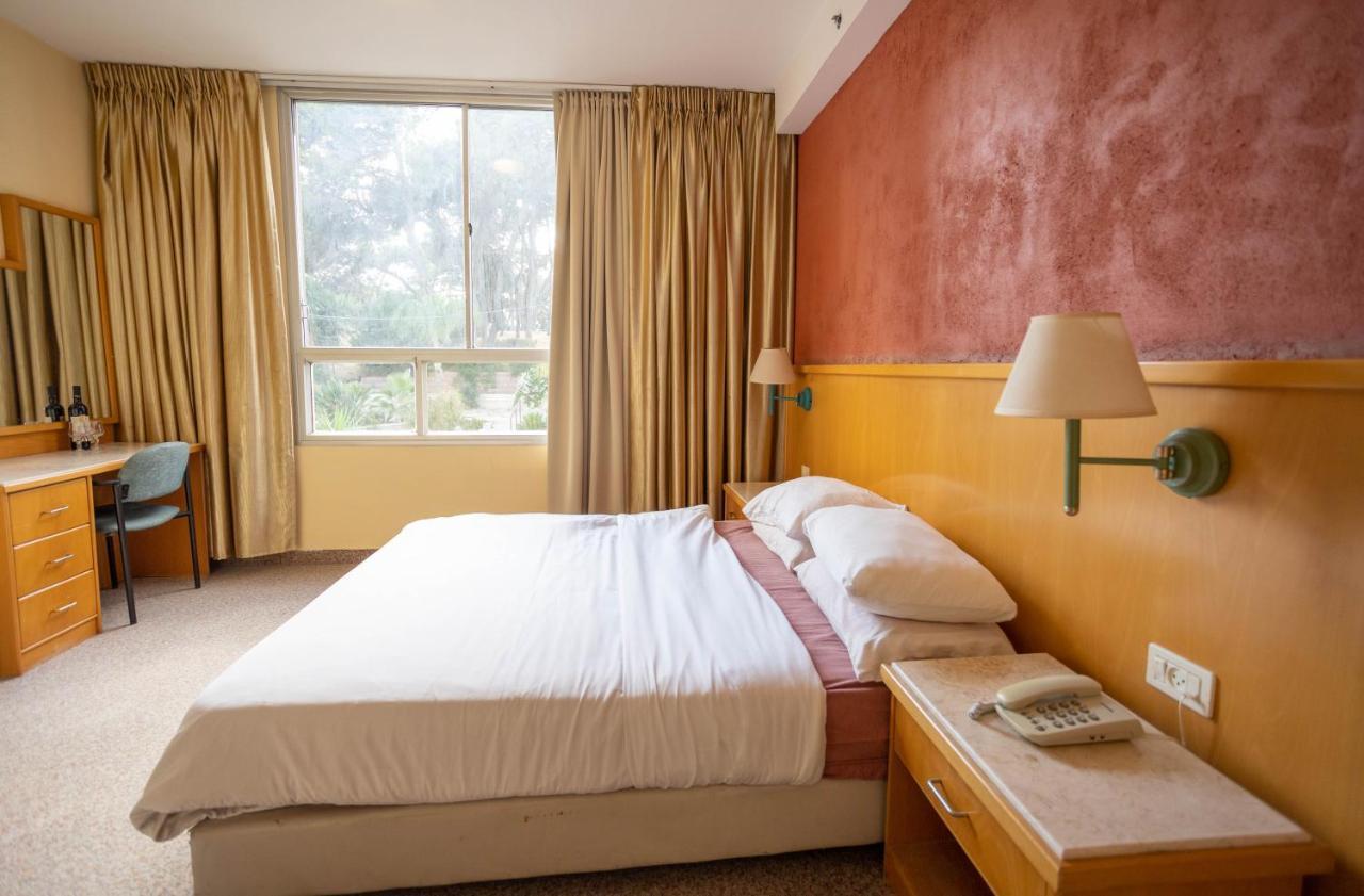 Marom Hotel Хайфа Экстерьер фото