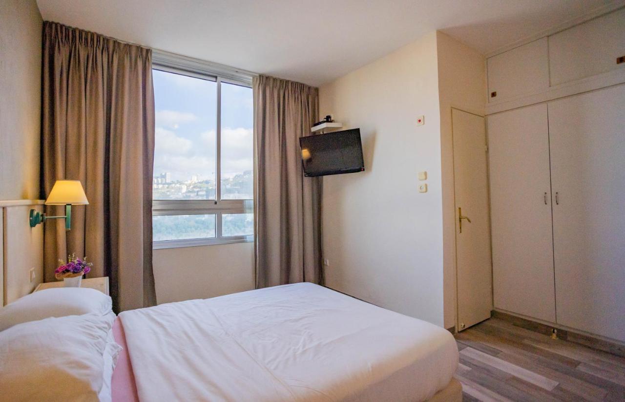 Marom Hotel Хайфа Экстерьер фото