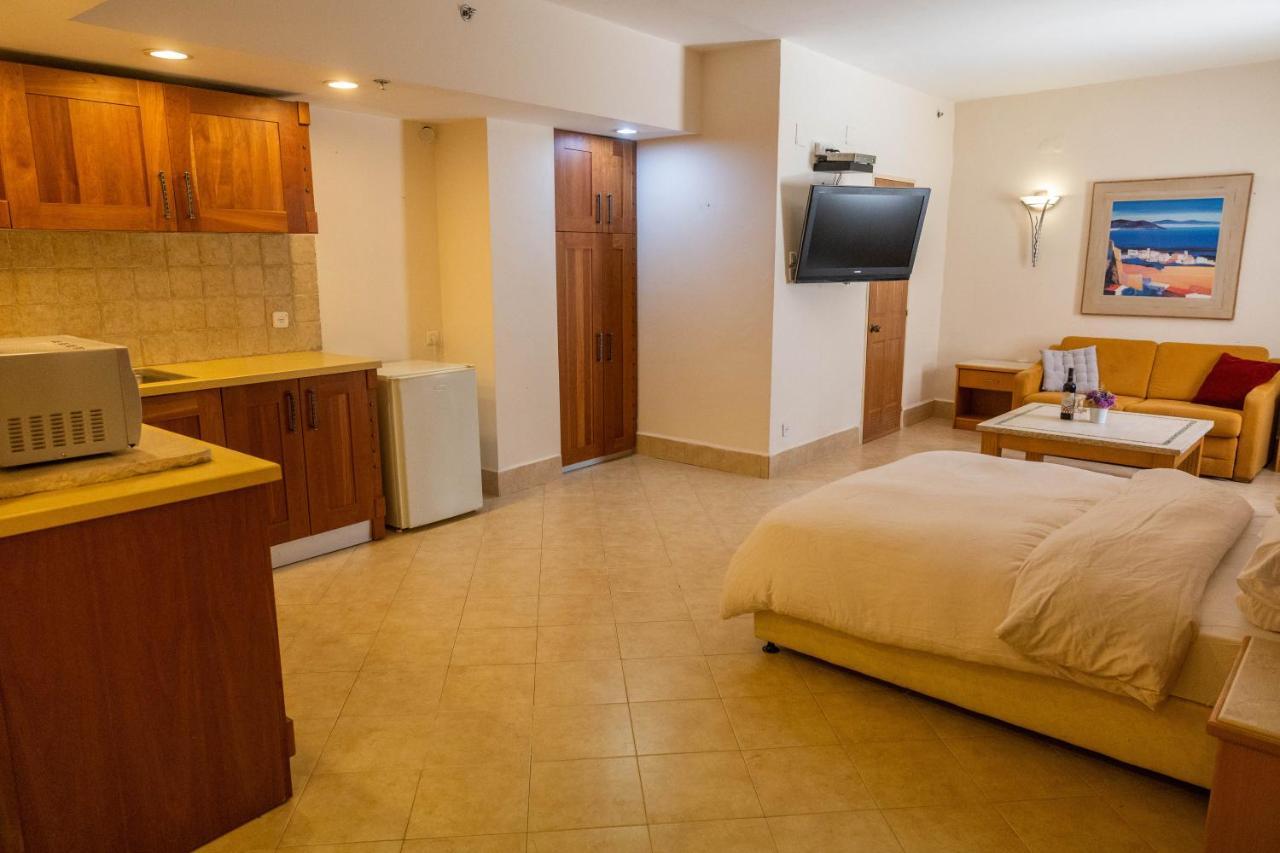 Marom Hotel Хайфа Экстерьер фото