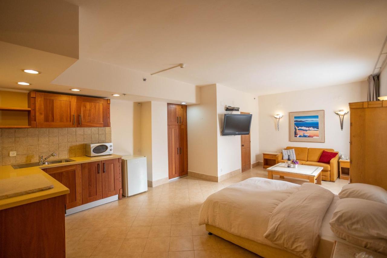 Marom Hotel Хайфа Экстерьер фото