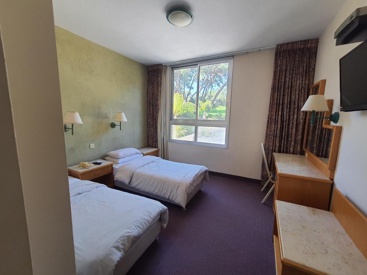 Marom Hotel Хайфа Экстерьер фото