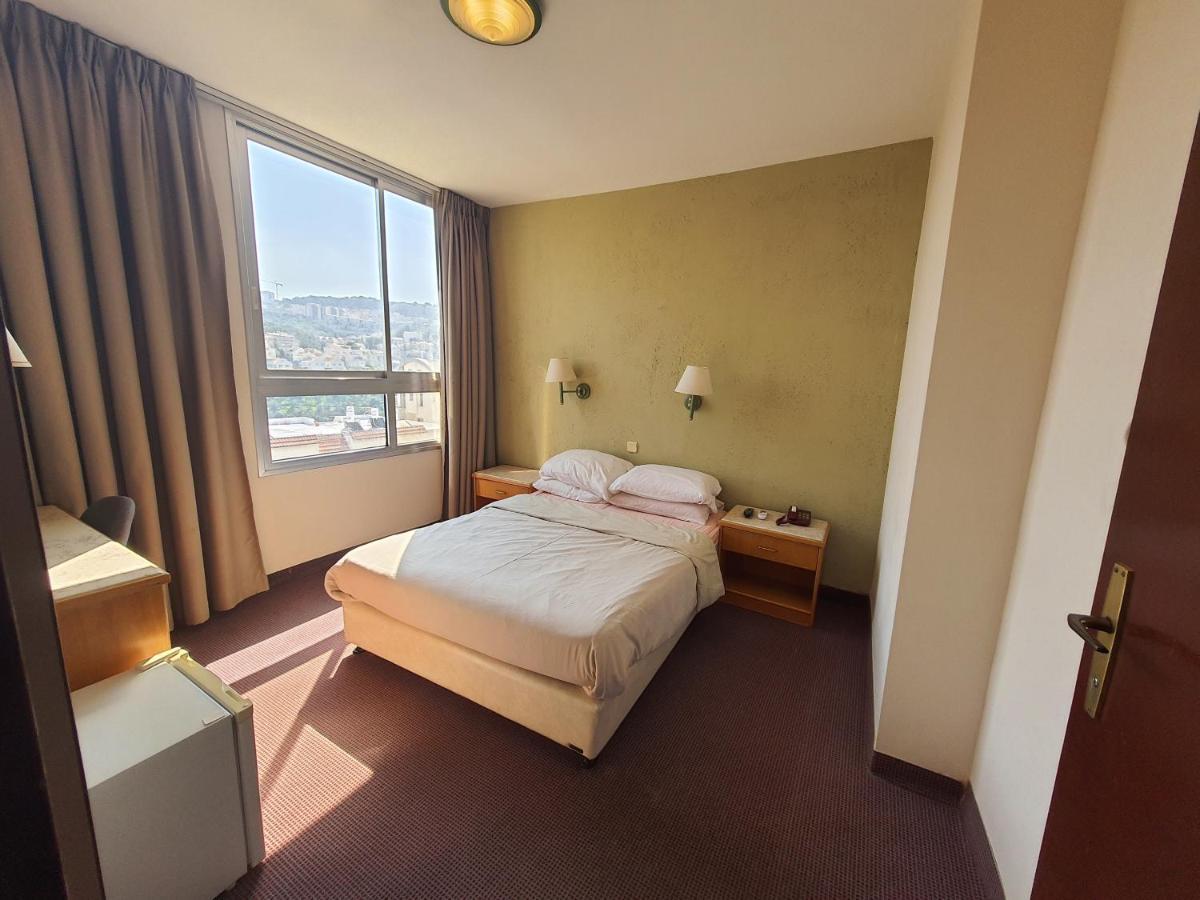 Marom Hotel Хайфа Экстерьер фото