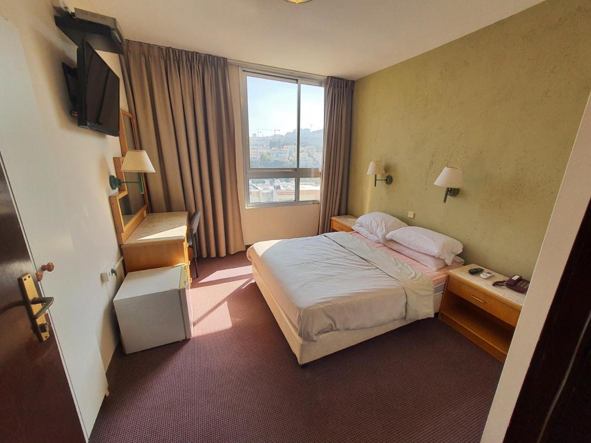 Marom Hotel Хайфа Экстерьер фото