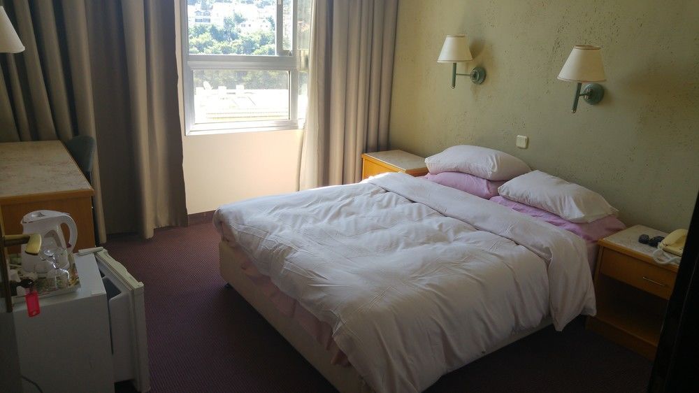Marom Hotel Хайфа Экстерьер фото