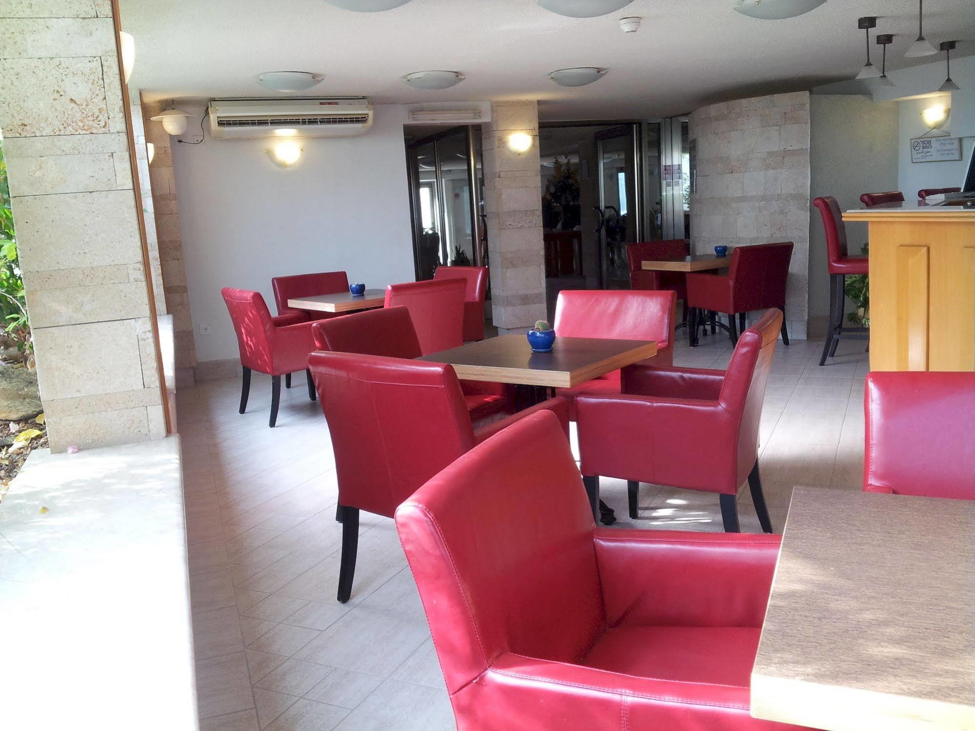 Marom Hotel Хайфа Экстерьер фото