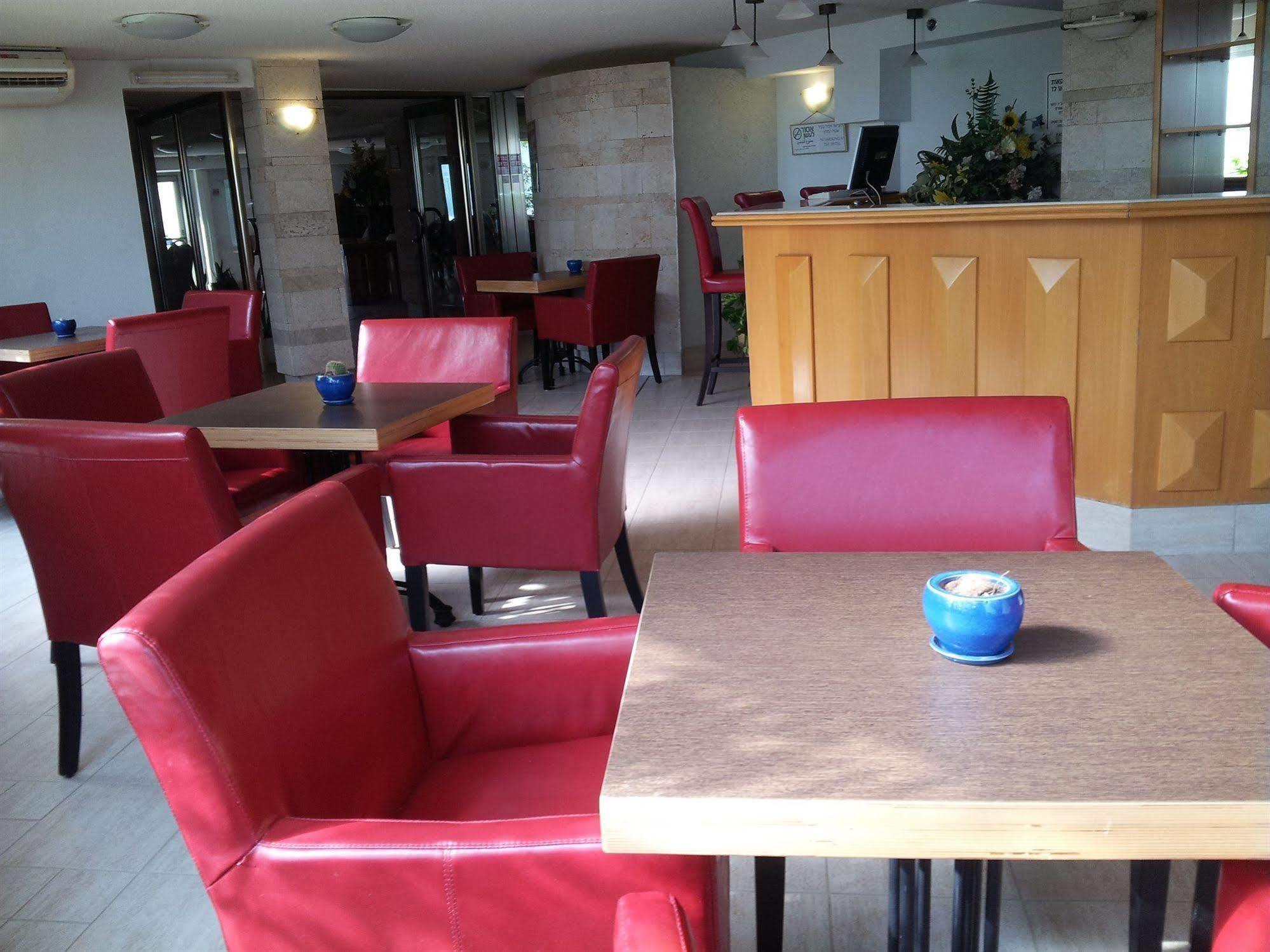 Marom Hotel Хайфа Экстерьер фото