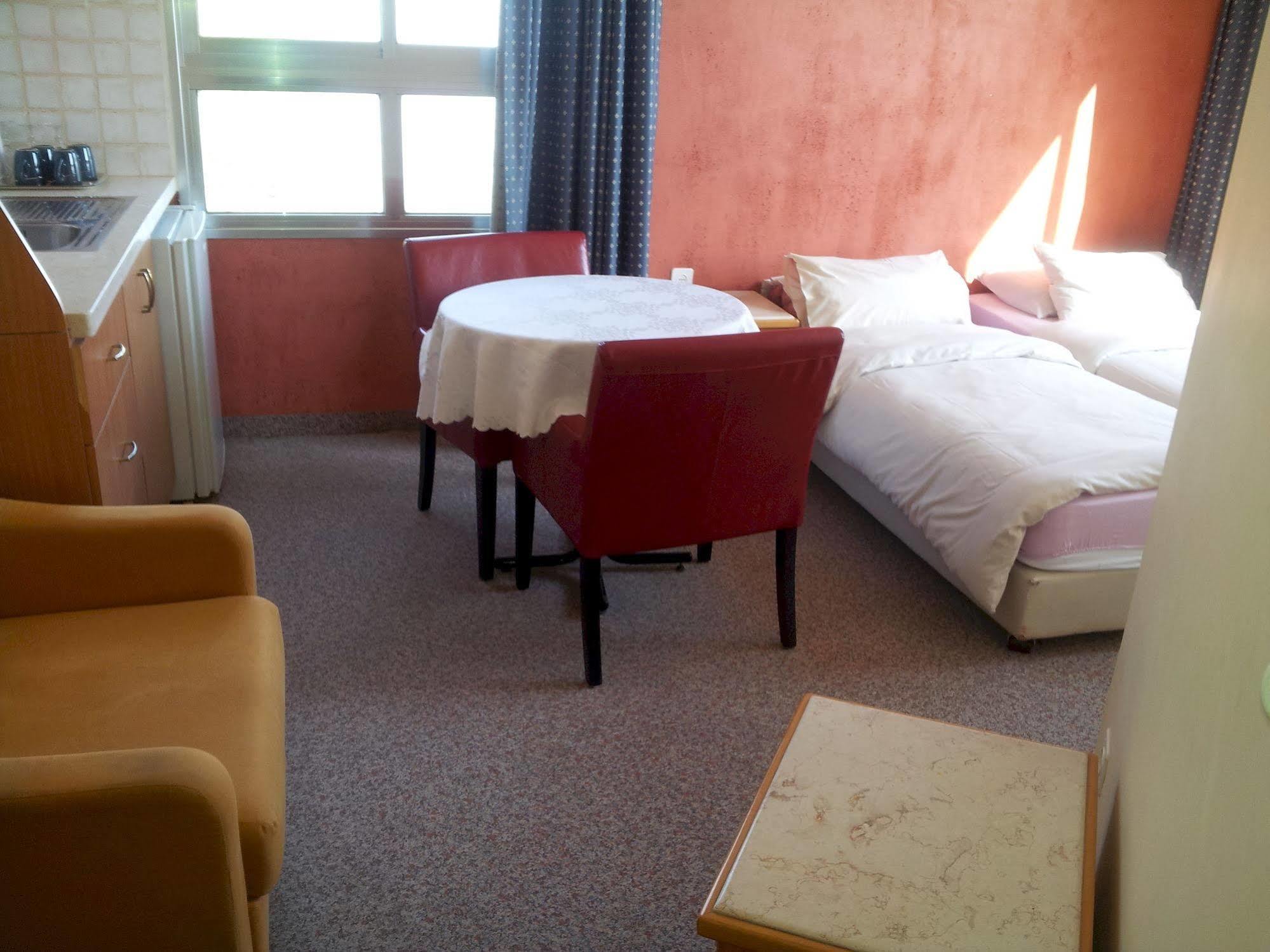 Marom Hotel Хайфа Экстерьер фото