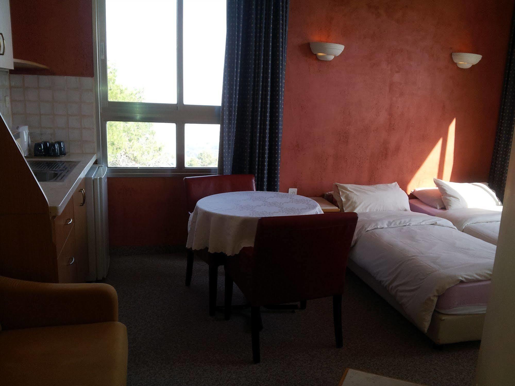 Marom Hotel Хайфа Экстерьер фото