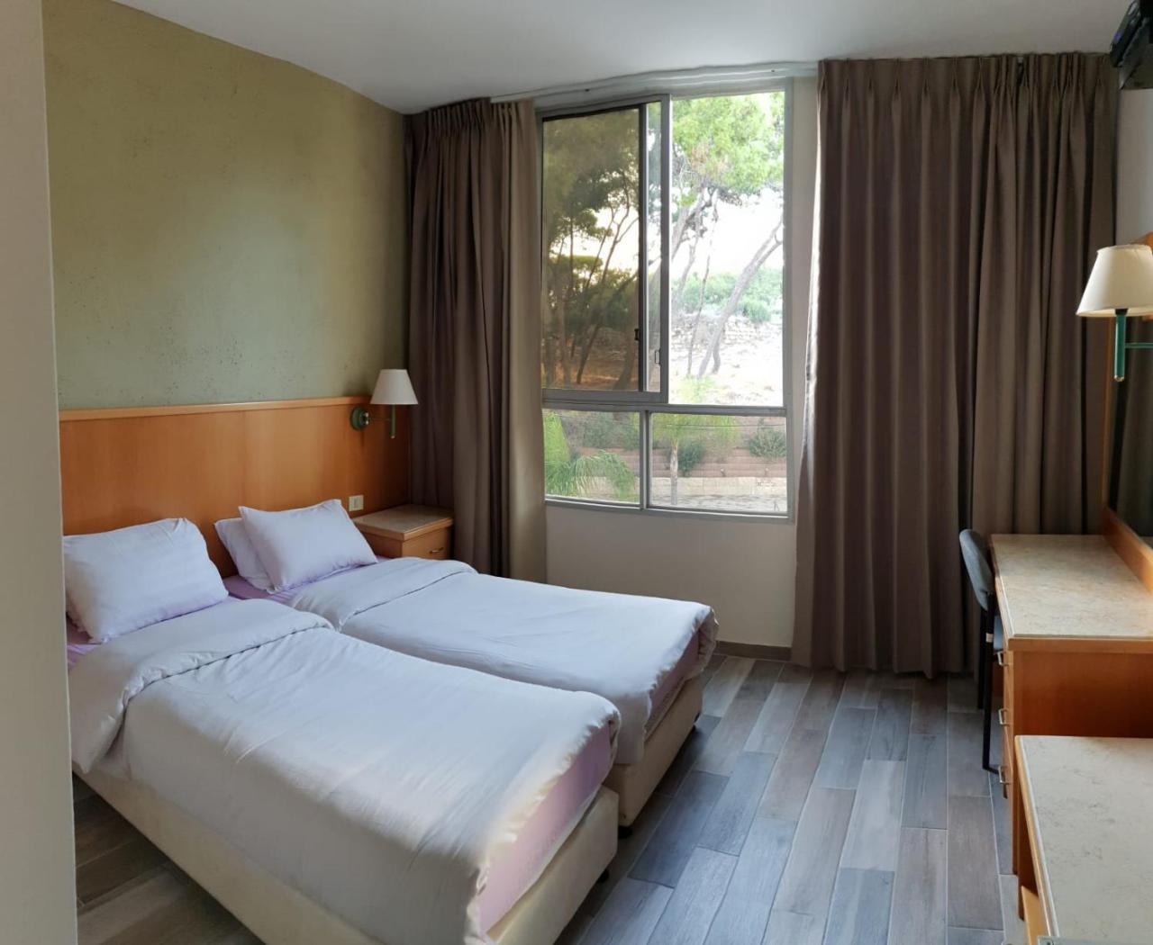 Marom Hotel Хайфа Экстерьер фото