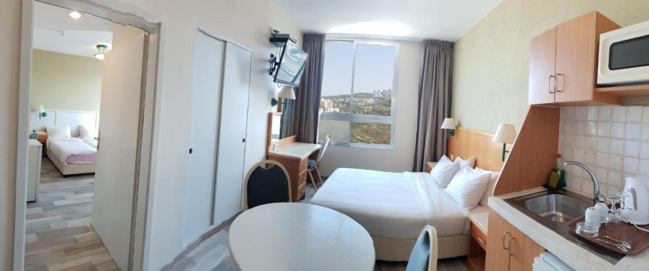 Marom Hotel Хайфа Экстерьер фото